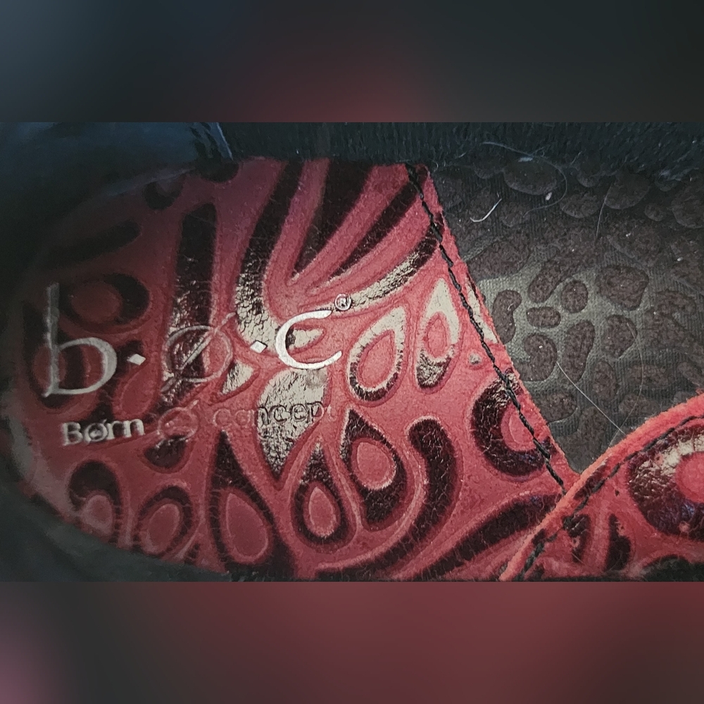 Women's Red Patterned Shoes - Picture 5 of 7